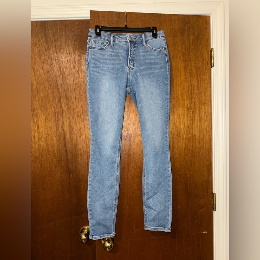 🌹 Old Navy Light Blue Women's Skinny Jeans